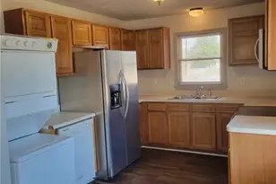 1063 Pleasant Hill Rd, Lawrenceville, GA 30044 - Photo 9