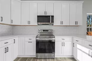 952 Hoyt St, Cornelia, GA 30531 - Photo 9