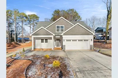 952 Hoyt Street, Cornelia, GA 30531 - Photo 1