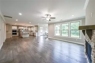 633 Wynnewood Ct SW, Powder Springs, GA 30127 - Photo 17