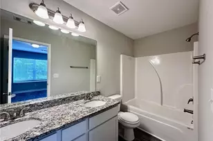 722 Keeshono St, Union City, GA 30291 - Photo 5