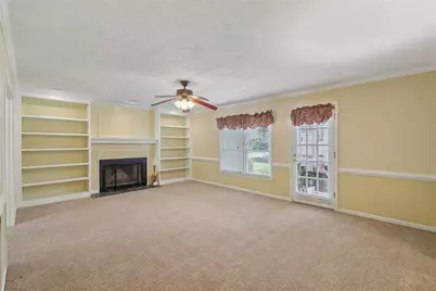 2412 Meadowglen Trail, Snellville, GA 30078 - Photo 9