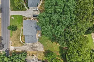 2412 Meadowglen Trail, Snellville, GA 30078 - Photo 71