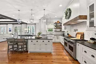 52 Woodstock Rd, Roswell, GA 30075 - Photo 23