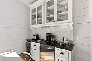 52 Woodstock Rd, Roswell, GA 30075 - Photo 27