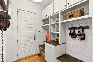 52 Woodstock Rd, Roswell, GA 30075 - Photo 33