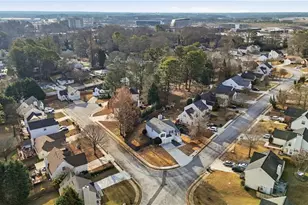 52 Central Park Dr, Atlanta, GA 30354 - Photo 35