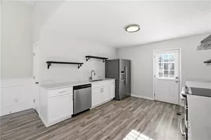 52 Central Park Dr, Atlanta, GA 30354 - Photo 9