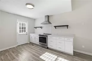 52 Central Park Dr, Atlanta, GA 30354 - Photo 11