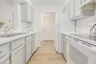 300 Johnson Ferry Road NE, Sandy Springs, GA 30328 - Photo 3