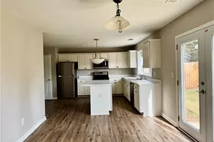 11655 Carriage Park Ln Camp, Johns Creek, GA 30097 - Photo 5