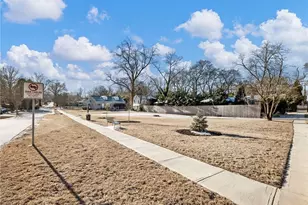 127 N Center St, Winder, GA 30680 - Photo 33