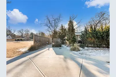 127 N Center Street, Winder, GA 30680 - Photo 15