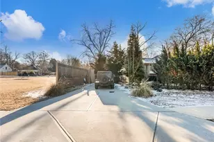 127 N Center St, Winder, GA 30680 - Photo 15