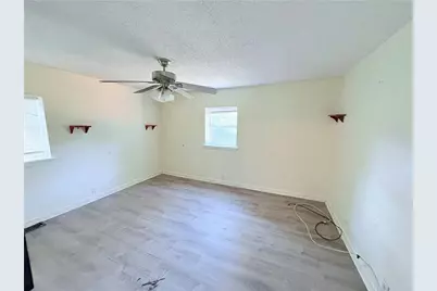 267 E Broad Street E, Newnan, GA 30263 - Photo 9