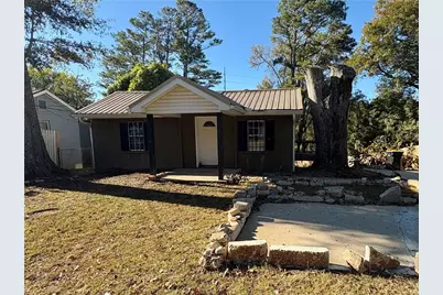 267 E Broad Street E, Newnan, GA 30263 - Photo 1