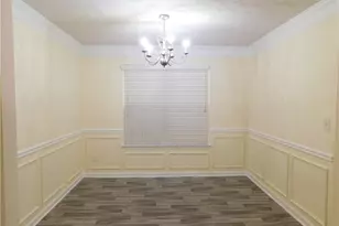 225 Laura Cir, Atlanta, GA 30349 - Photo 3