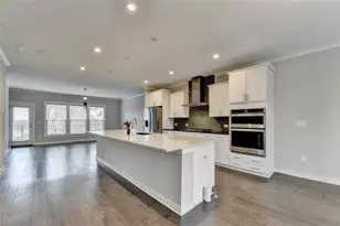 2083 Holtz Ln, Atlanta, GA 30318 - Photo 11