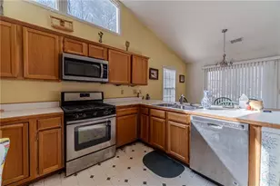 3172 Summit Springs Ct, Loganville, GA 30052 - Photo 5