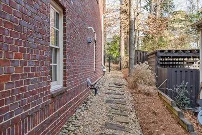 2601 Canterbury Trail, Atlanta, GA 30324 - Photo 47