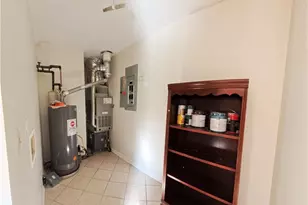 3881 Pin Oak Cir, Atlanta, GA 30340 - Photo 19