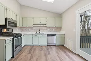 1101 Ashlin Dr, Woodstock, GA 30188 - Photo 11