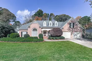 527 Fairway Dr, Woodstock, GA 30189 - Photo 1