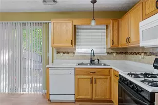 3127 Fields Dr, Lithonia, GA 30038 - Photo 9