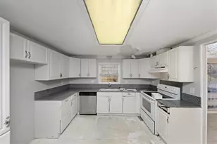 2415 Hi Roc Rd NE, Conyers, GA 30012 - Photo 9