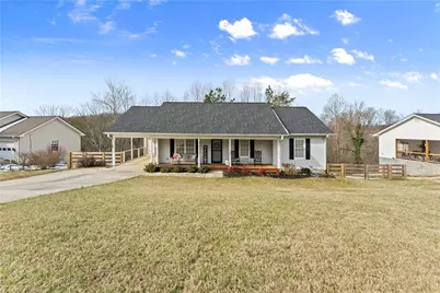 82 Clint Street, Cleveland, GA 30528 - Photo 3