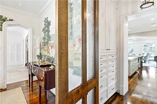 369 Pine Tree Dr NE, Atlanta, GA 30305 - Photo 23