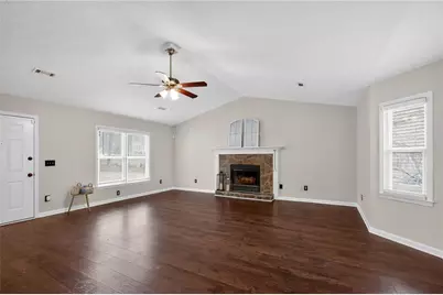 135 Ashley Creek, Newnan, GA 30263 - Photo 7