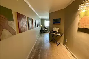 795 Hammond Dr, Atlanta, GA 30328 - Photo 3