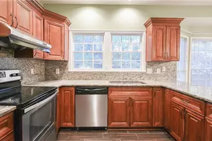 1104 Sadlers Close, Marietta, GA 30068 - Photo 3