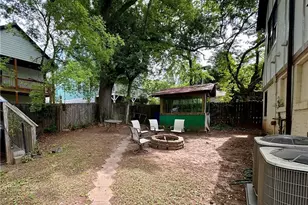 1079 Tumlin St NW, Atlanta, GA 30318 - Photo 17