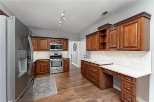 136 Aucilla Ln, Woodstock, GA 30188 - Photo 11