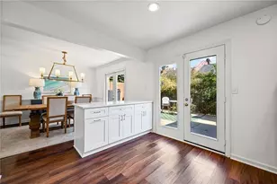 4 Queen Victoria Pl NE, Atlanta, GA 30342 - Photo 13