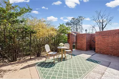 4 Queen Victoria Place NE, Atlanta, GA 30342 - Photo 29