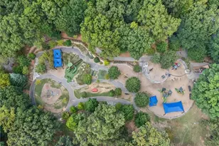 4 Queen Victoria Pl NE, Atlanta, GA 30342 - Photo 39