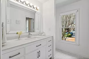 4 Queen Victoria Pl NE, Atlanta, GA 30342 - Photo 21