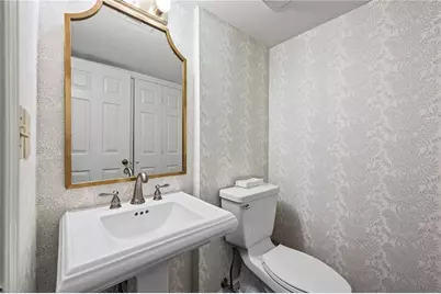 4 Queen Victoria Place NE, Atlanta, GA 30342 - Photo 27