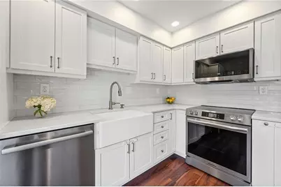 4 Queen Victoria Place NE, Atlanta, GA 30342 - Photo 15