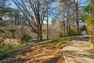 275 Lakemoore Dr NE, Atlanta, GA 30342 - Photo 29