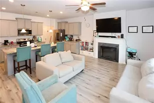 7488 Knoll Hollow Rd, Lithonia, GA 30058 - Photo 5