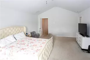 7488 Knoll Hollow Rd, Lithonia, GA 30058 - Photo 9