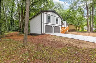 1097 Wildwood Ln, Lawrenceville, GA 30046 - Photo 3