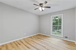 1097 Wildwood Ln, Lawrenceville, GA 30046 - Photo 13