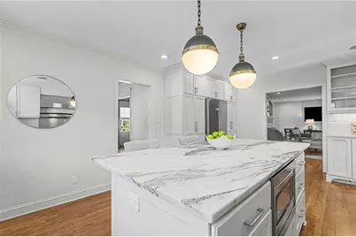 3819 N Stratford Road NE, Atlanta, GA 30342 - Photo 13