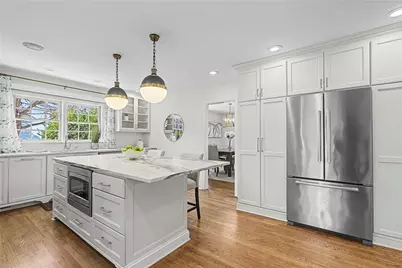 3819 N Stratford Road NE, Atlanta, GA 30342 - Photo 9