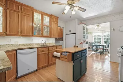 3398 Clair Circle, Marietta, GA 30066 - Photo 9